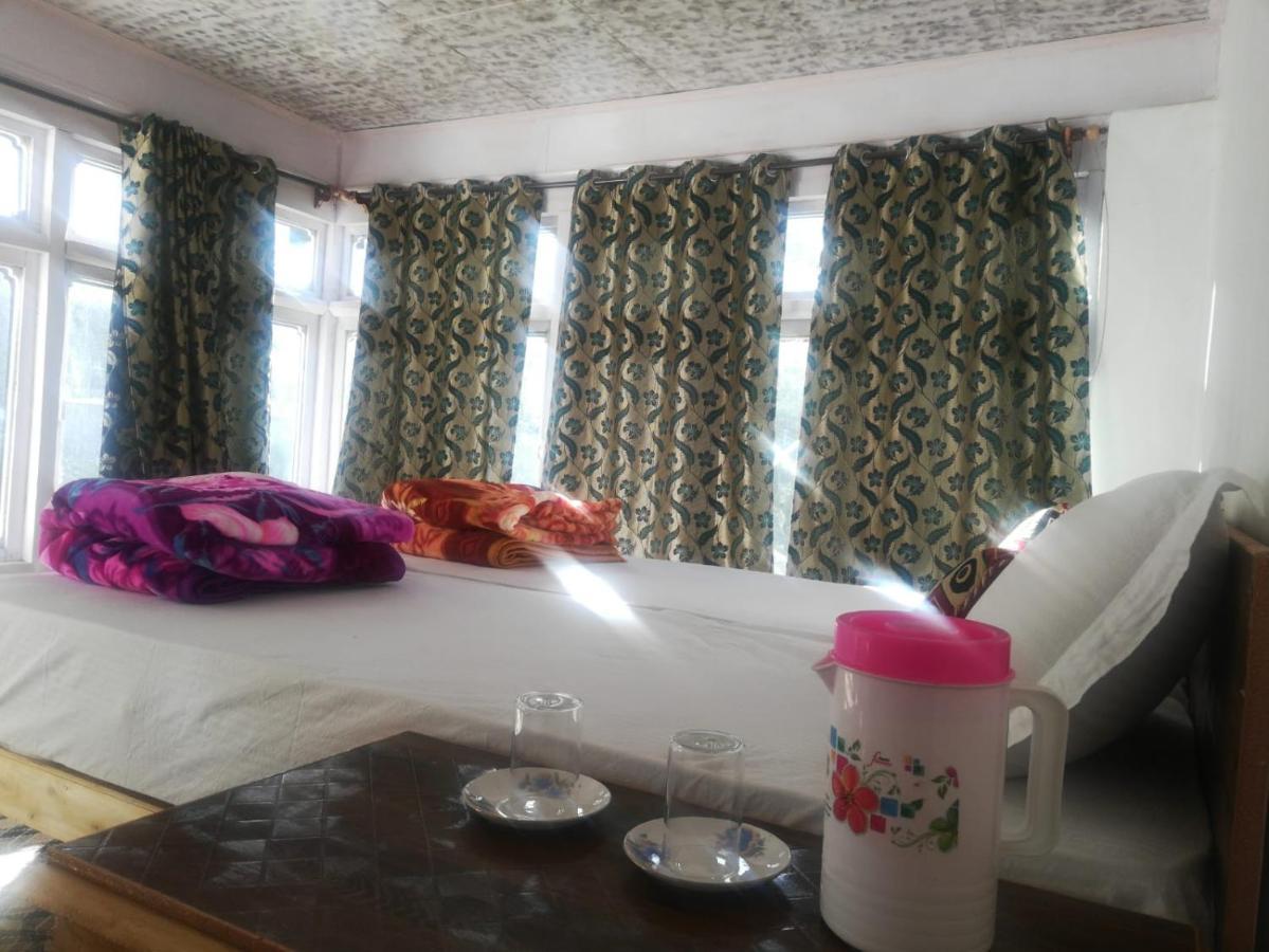 Sernang Homestay Hundar Luaran gambar