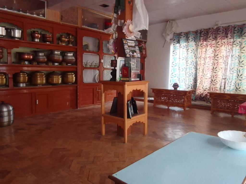 Sernang Homestay Hundar Luaran gambar