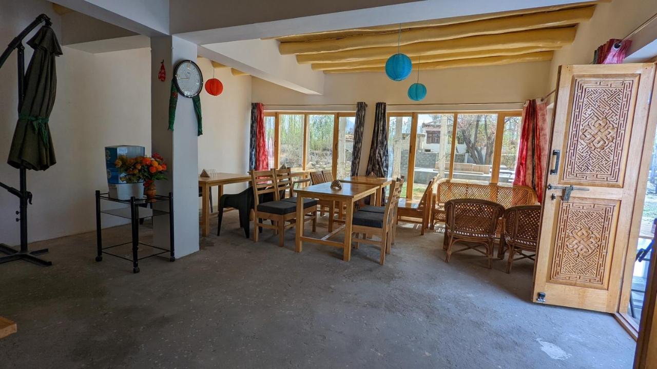 Sernang Homestay Hundar Luaran gambar